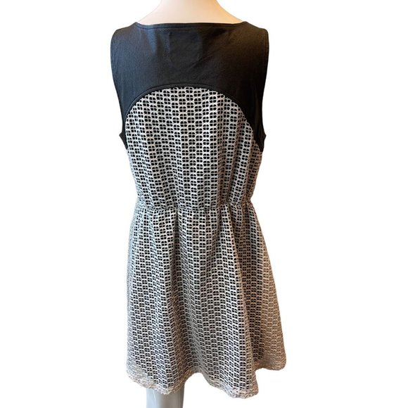 Romeo & Juliet Womens Mesh Lace Fit & Flare Dress Faux Leather Black White SZ L - Picture 3 of 9